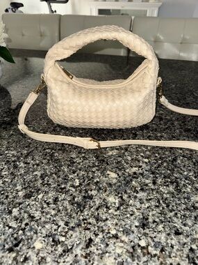Urban Expressions Cream Woven Shoulder Bag with Detachable Strap